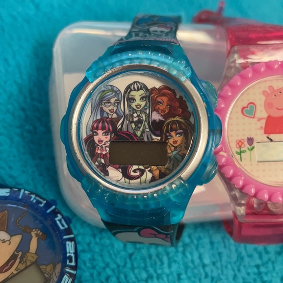 Lot of 7 Children’s Watches All Need Batteries One Needs a Band! - Picture 3 of 8